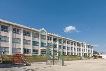 Primary school. Kuwana Univ Yamadaminami to elementary school 210m