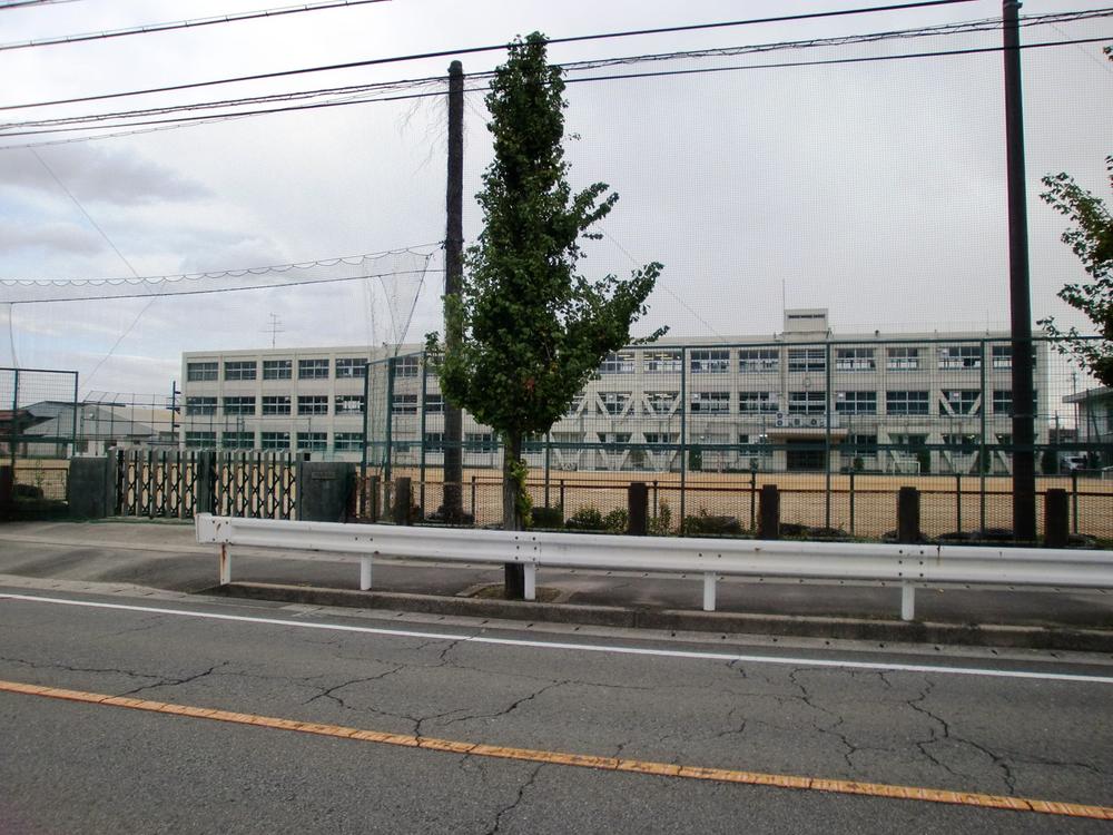 Junior high school. Kuwana Municipal Akimasa until junior high school 1942m