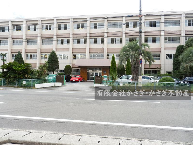 Junior high school. Kuwana Municipal Koufukai until junior high school 1094m