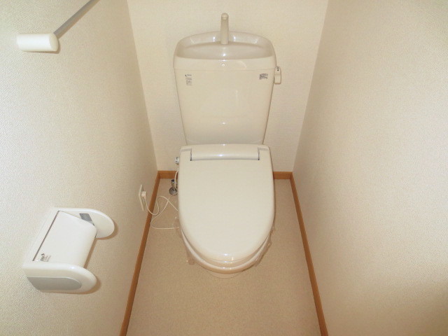 Toilet. Toilet (heating toilet seat)
