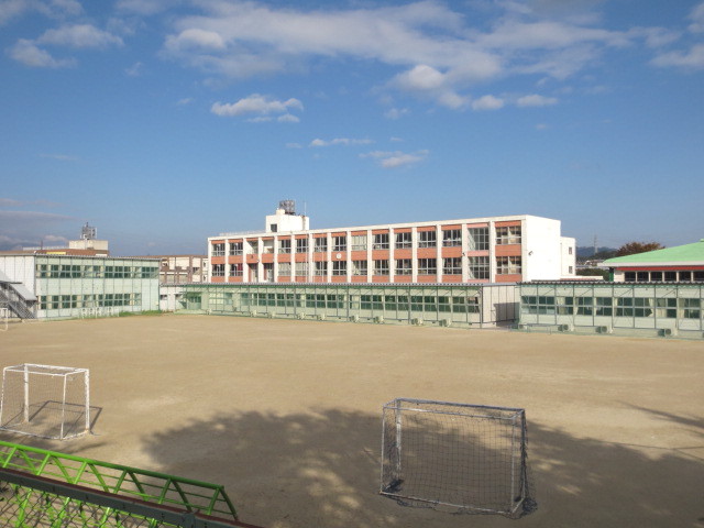 Primary school. 1040m to Kuwana Univ Yamadahigashi elementary school (elementary school)