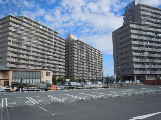 Local appearance photo.  ☆ Appearance (1) (the center of the photo is the property. )