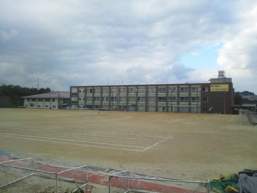 Junior high school. Kuwana City RyoNaru until junior high school 401m