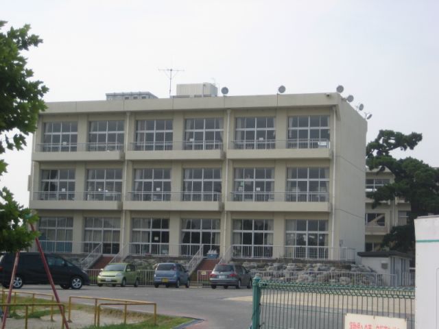 Primary school. Municipal Nagashima until the middle elementary school (elementary school) 1100m