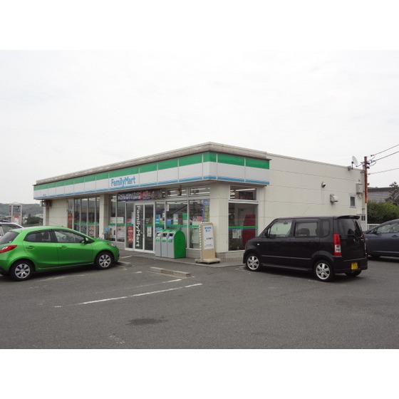 Convenience store. 560m to Family Mart (convenience store)