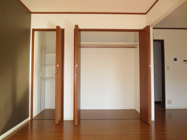 Receipt. Living closet, Things input (shelf height adjustable)