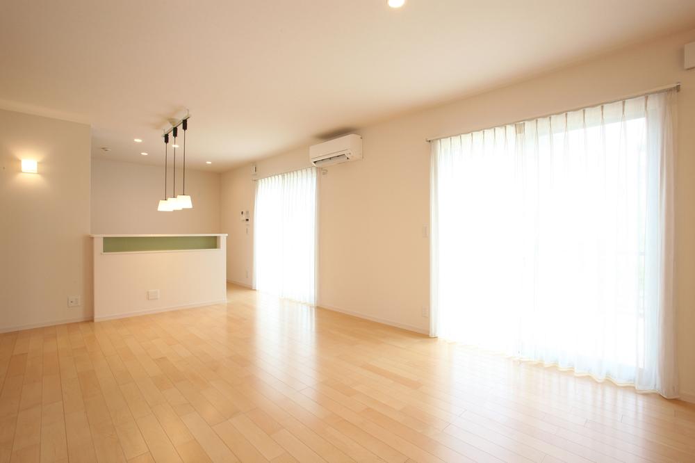 Living. D-3 No. land living (July 2013) Shooting