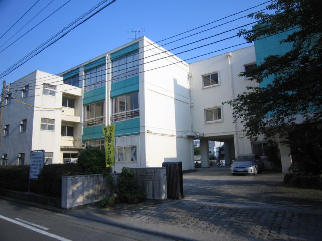Primary school. Municipal Seigi up to elementary school (elementary school) 290m