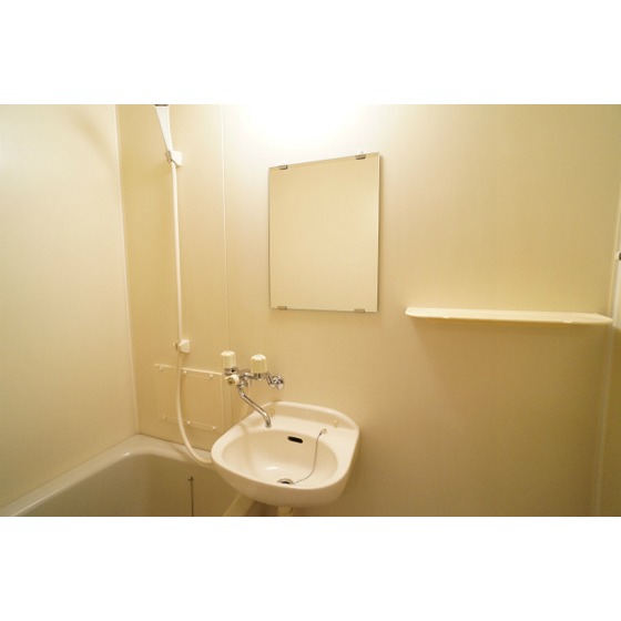 Washroom. Same property separate room photo