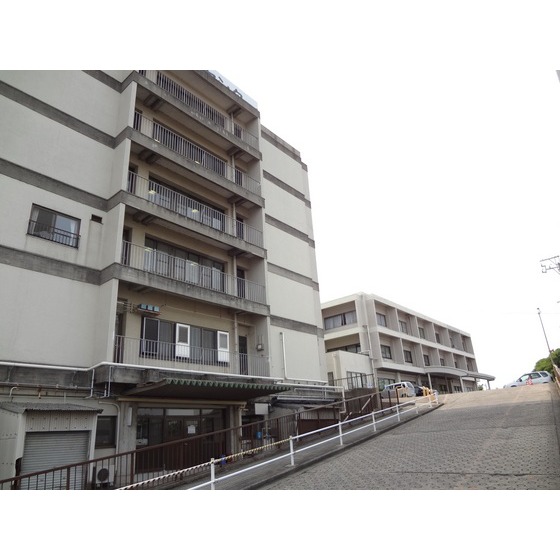 Hospital. Kuwananishi 1450m until the Medical Center (hospital)