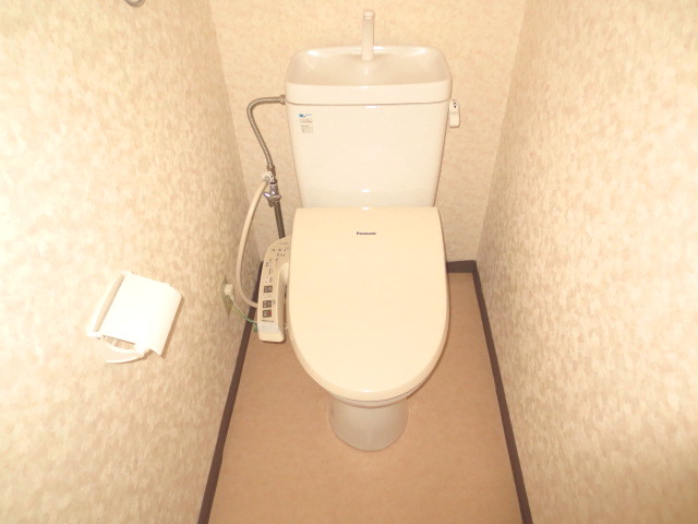Toilet. Toilet (warm water cleaning toilet seat)