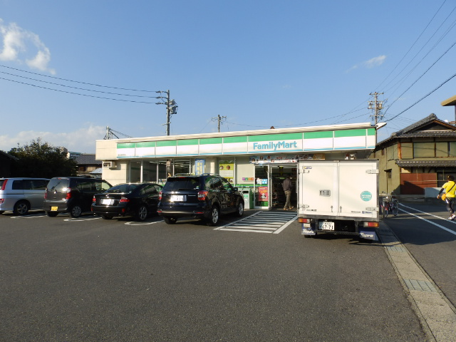 Convenience store. 295m to FamilyMart Kuwana Yasunaga store (convenience store)