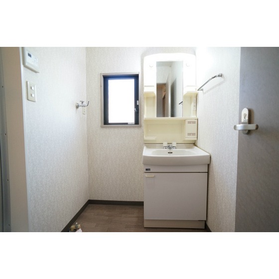 Washroom. Same property separate room photo