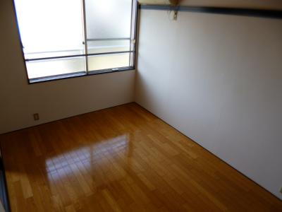 Other room space. Flooring