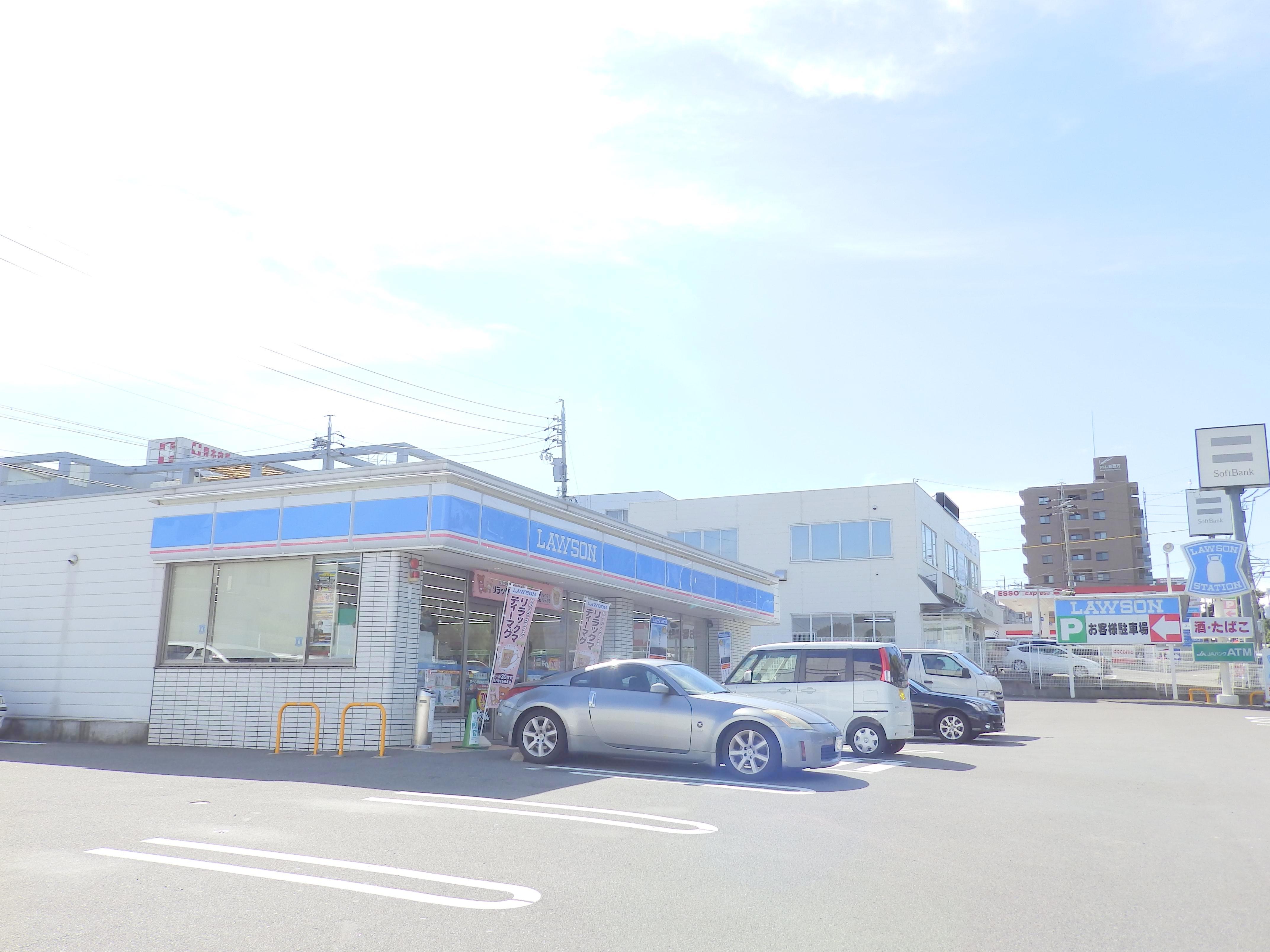 Convenience store. 686m until Lawson Kuwana Shin'nishikata store (convenience store)