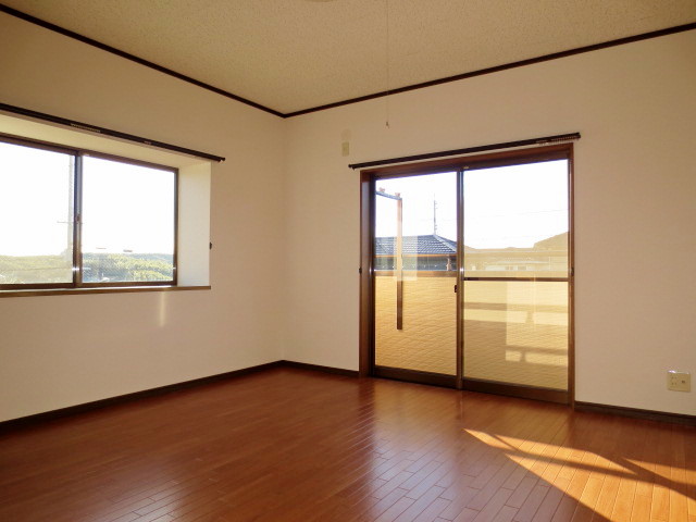 Living and room. Nanyang room (bay window, With lighting)