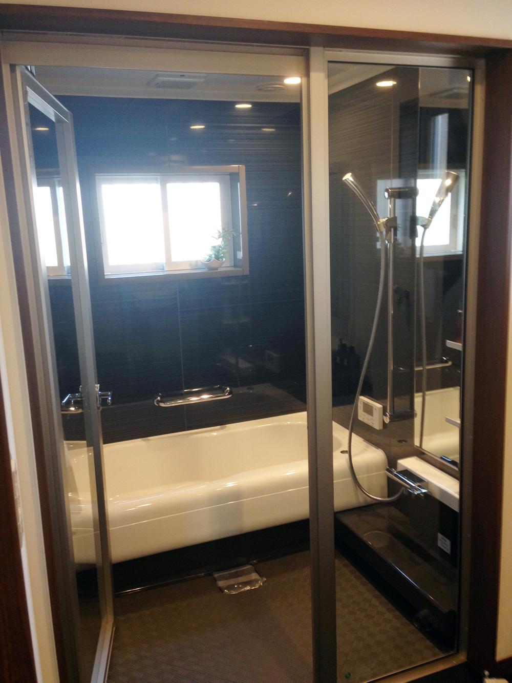 Bathroom. Indoor (12 May 2013) Shooting