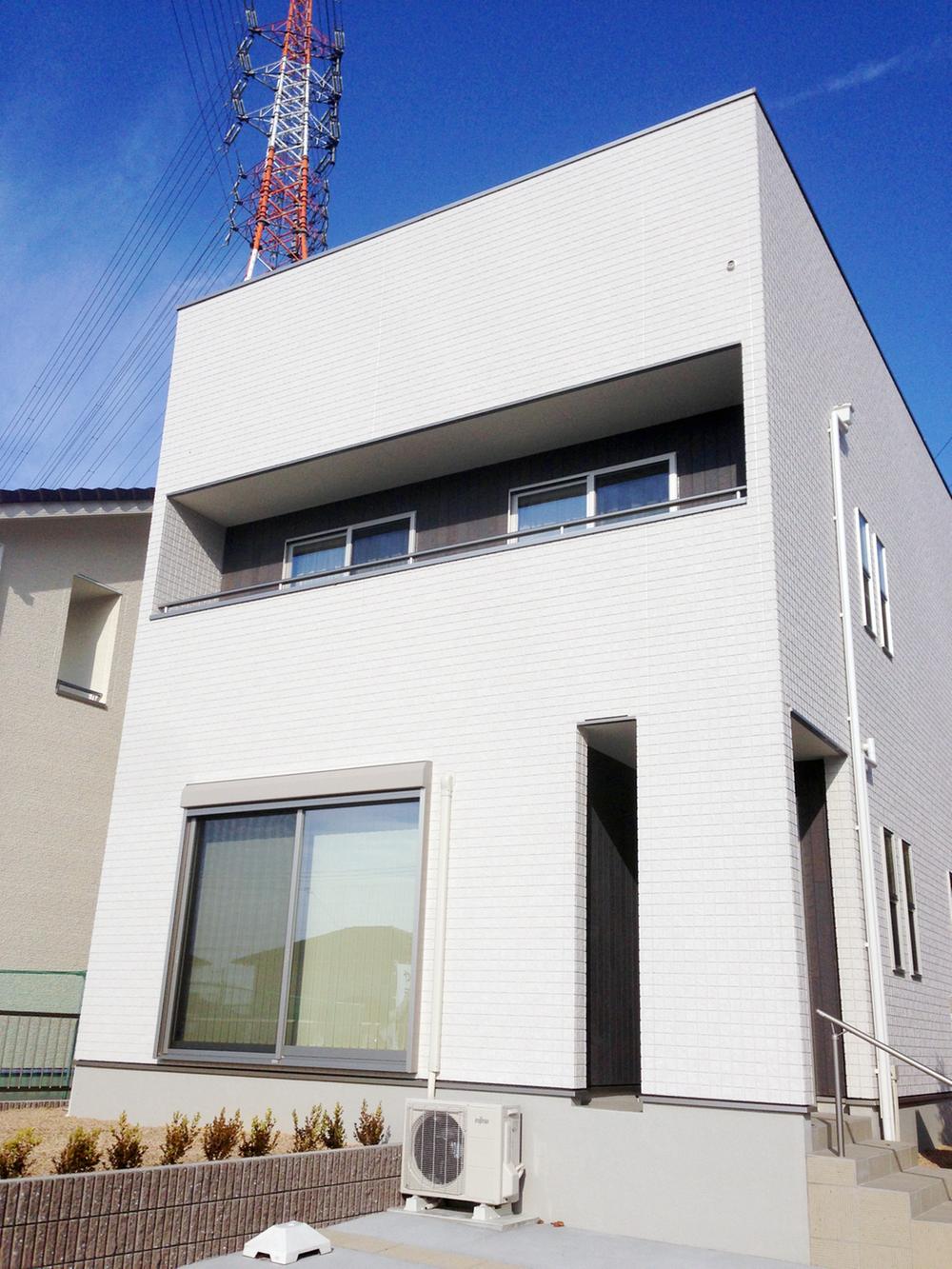 Local appearance photo. Local (12 May 2013) Shooting