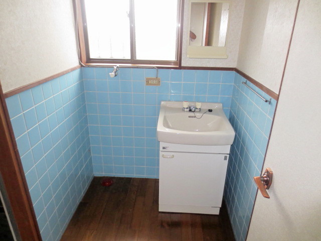 Washroom. Wash ・ Laundry Area