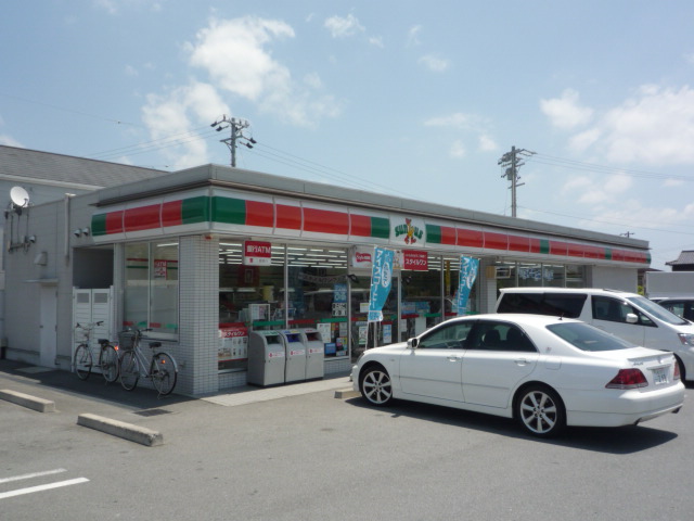 Convenience store. 674m until Thanksgiving Matsusaka Takarazuka Machiten (convenience store)