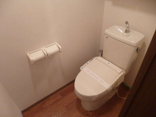 Toilet. Washlet with the toilet (* ^ _ ^ *)