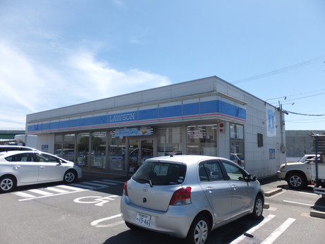 Convenience store. 1212m until Lawson Matsusaka Ozu-machi store (convenience store)