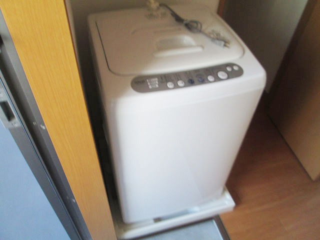 Other room space. Washing machine Storage