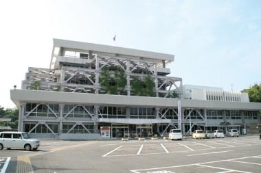 Government office. Matsusaka is a 760m walk about 10 minutes to city hall. 