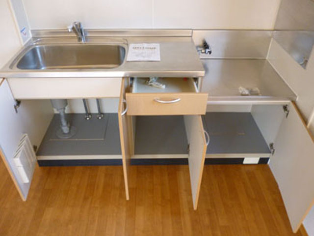 Kitchen. Kitchen storage (below)