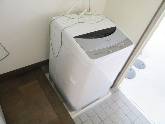 Other room space. Washing machine Storage