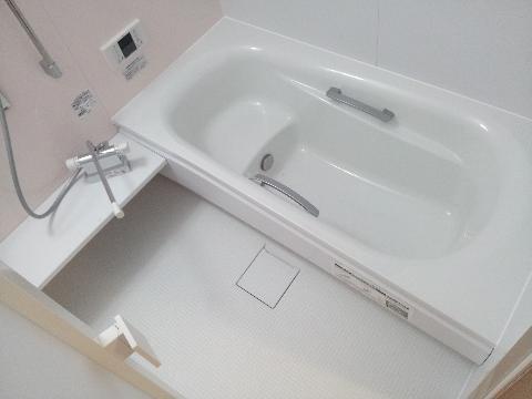 Bathroom. New UB that white was the keynote has become to finish with a simple and clean