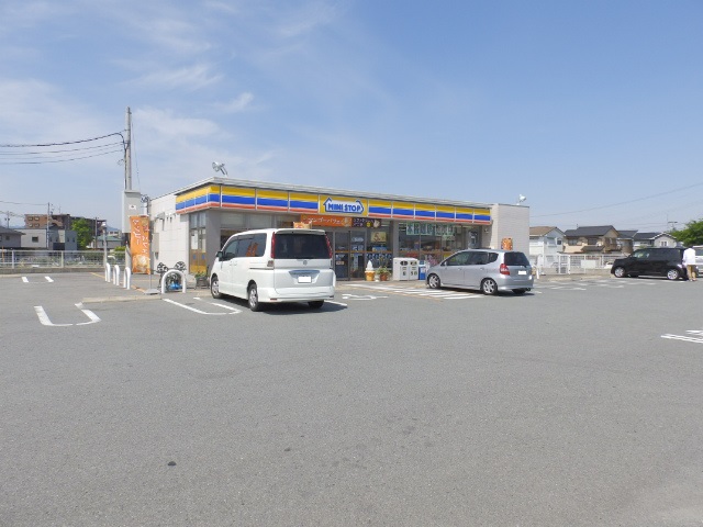 Convenience store. MINISTOP Matsusaka Araki store up (convenience store) 497m