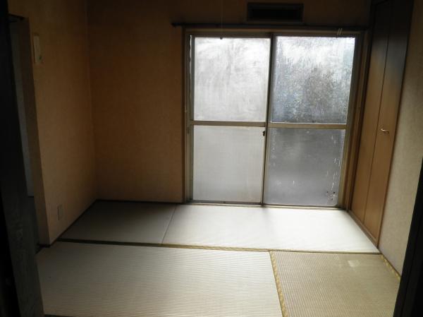 Non-living room. Tatami mat replacement plan
