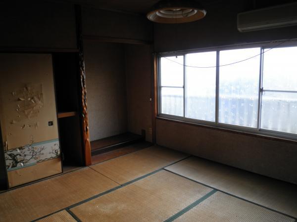 Non-living room. Sliding door re-covering ・ Tatami mat replacement plan