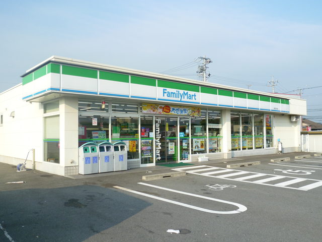 Convenience store. FamilyMart Matsusaka Hanaoka store up (convenience store) 428m