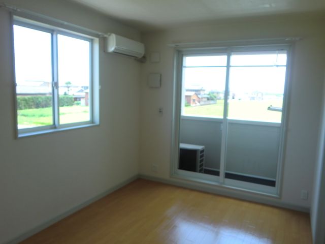 Living and room