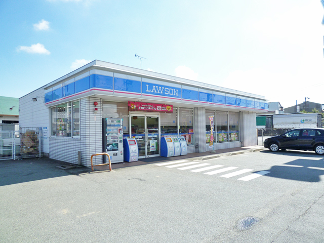 Convenience store. 2076m until Lawson Matsusaka Tatsuta-cho store (convenience store)