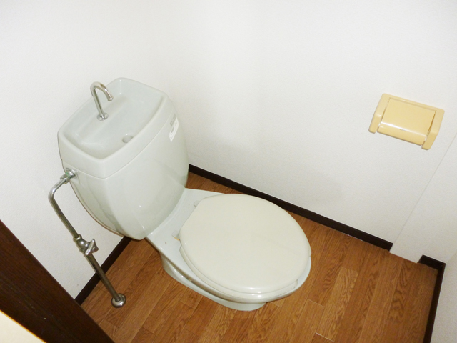 Toilet. (reference)