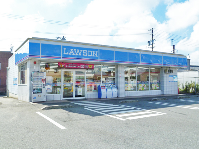 Convenience store. 329m until Lawson Matsusaka Ishizu-cho store (convenience store)