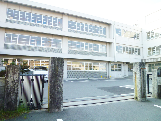 Primary school. 635m to Matsusaka stand fourth elementary school (elementary school)