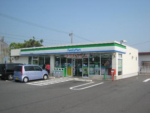 Convenience store. 2696m to FamilyMart Matsusaka centrist-cho store (convenience store)