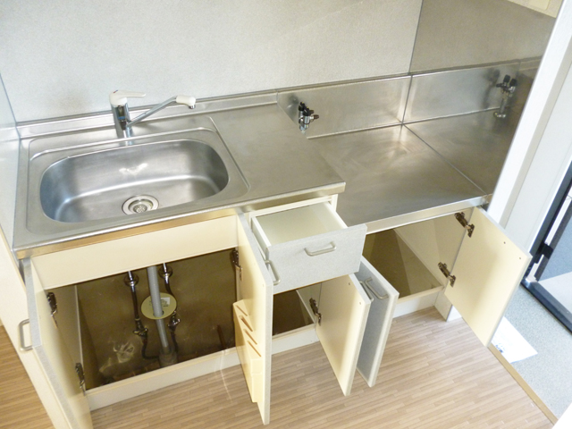 Kitchen. Kitchen storage (Reference)