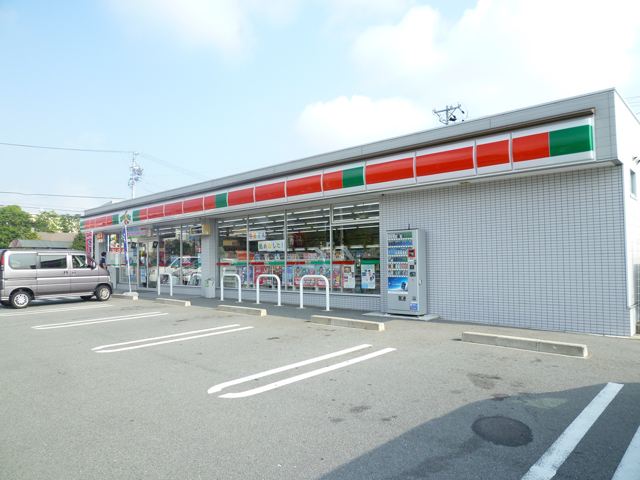 Convenience store. 218m until Thanksgiving Matsusaka Takarazuka Machiten (convenience store)