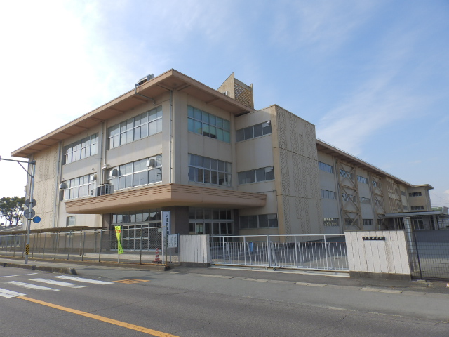 Junior high school. Matsusaka Municipal Mikumo junior high school (junior high school) up to 1004m