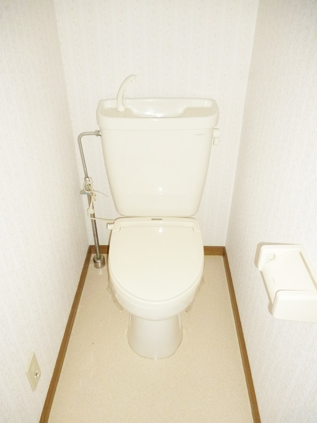 Toilet. (reference)