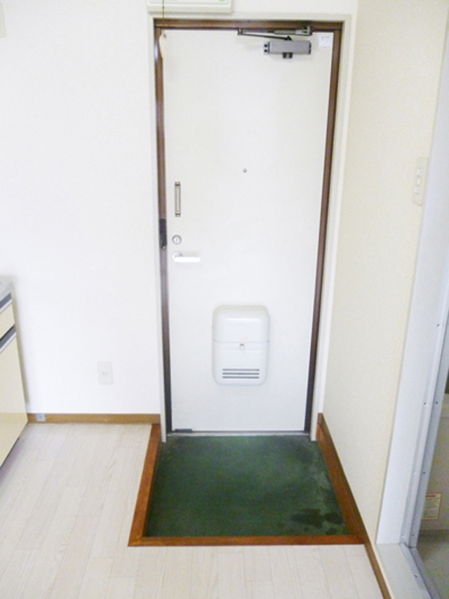 Entrance. (reference)