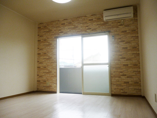 Living and room. Western-style (reference)