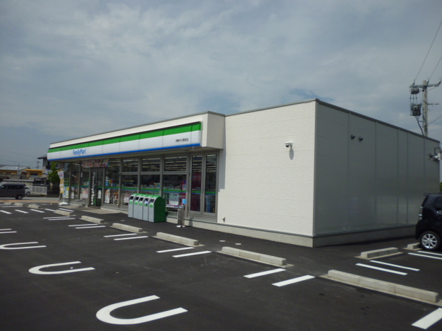 Convenience store. FamilyMart Ureshino Nakagawashin the town store (convenience store) to 910m