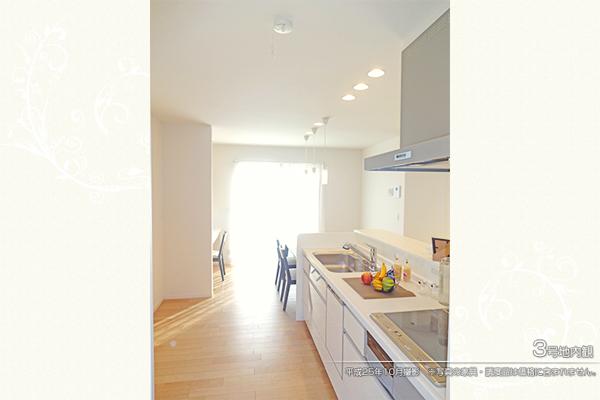 Kitchen.  [No. 3 place] [Introspection Photo] 2013 November shooting  ※ Photos furniture ・ Such as furniture are not included in the price.