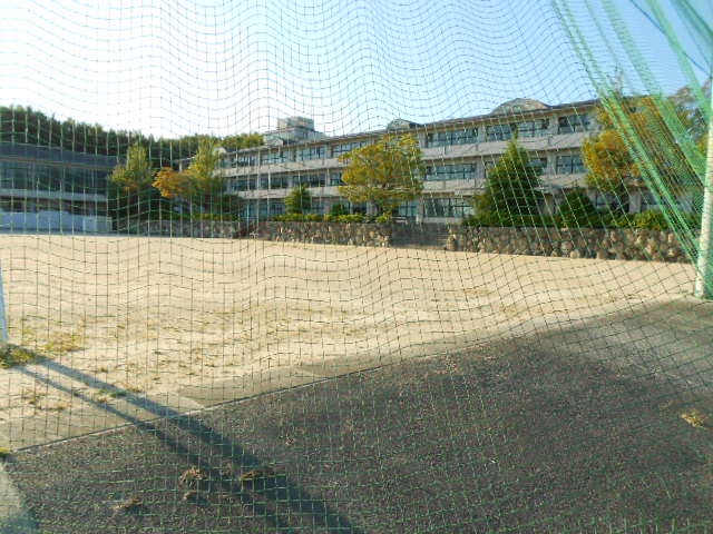 Junior high school. 2885m to Asahi Municipal Asahi junior high school (junior high school)